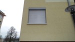 roleta zewnętrzna w kolorze srebrnym montaż do okna pcv